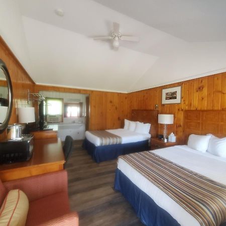 Bayview Lakefront Inn Saint Ignace Dış mekan fotoğraf