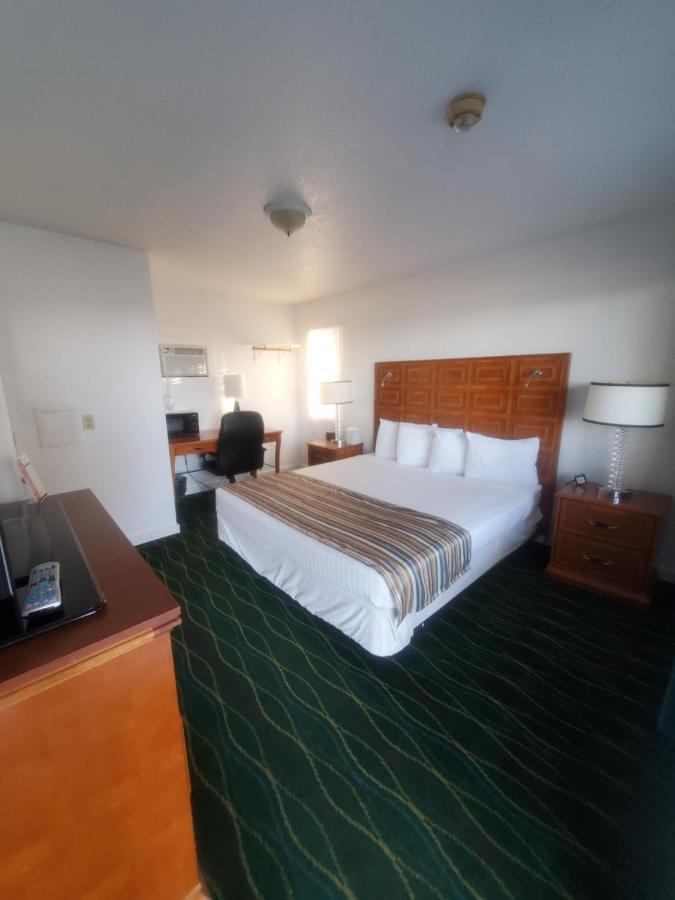 Bayview Lakefront Inn Saint Ignace Dış mekan fotoğraf